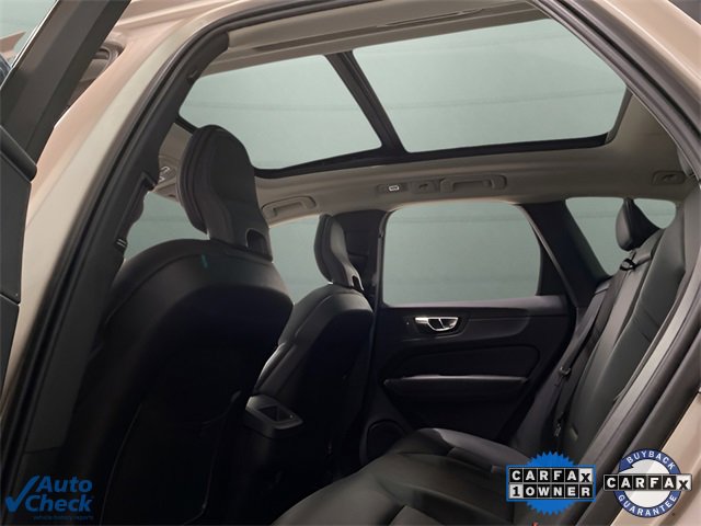 Used 2025 Volvo XC60 B5 Core image 23