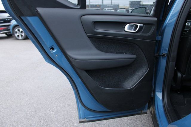 Used 2025 Volvo XC40 B5 Plus AWD/4WD image 33