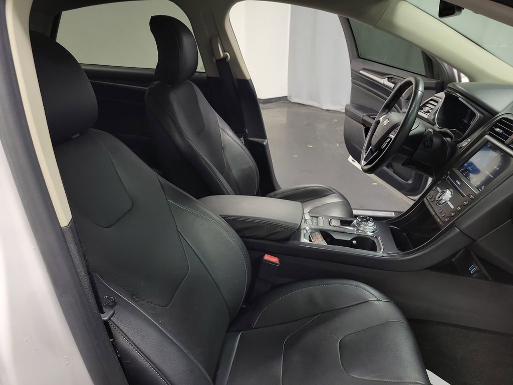 Used 2019 Ford Fusion Titanium image 22