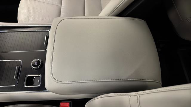 Used 2025 Lincoln Aviator AWD image 24