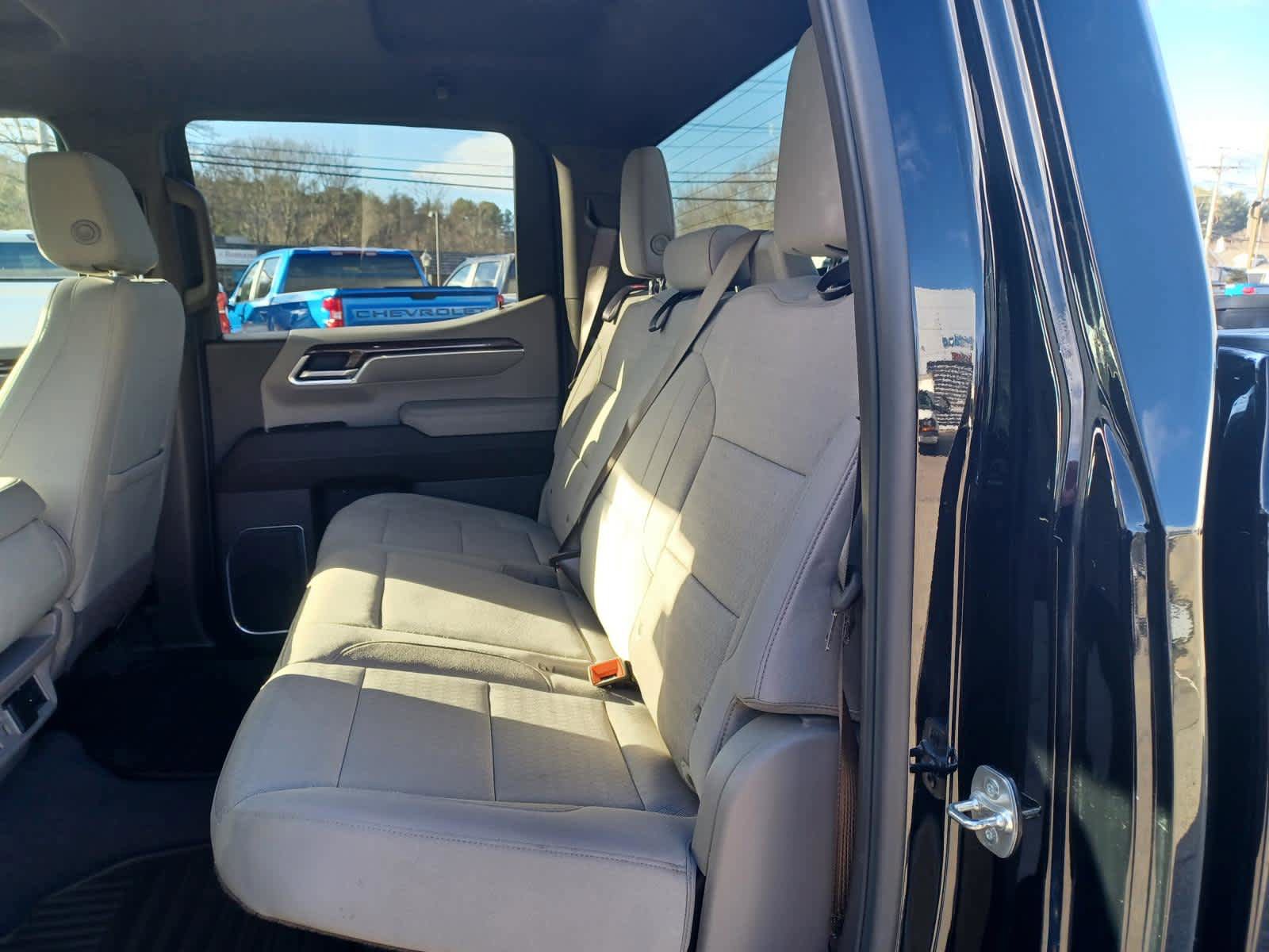 Used 2025 Chevrolet Silverado 1500 LT AWD/4WD image 16