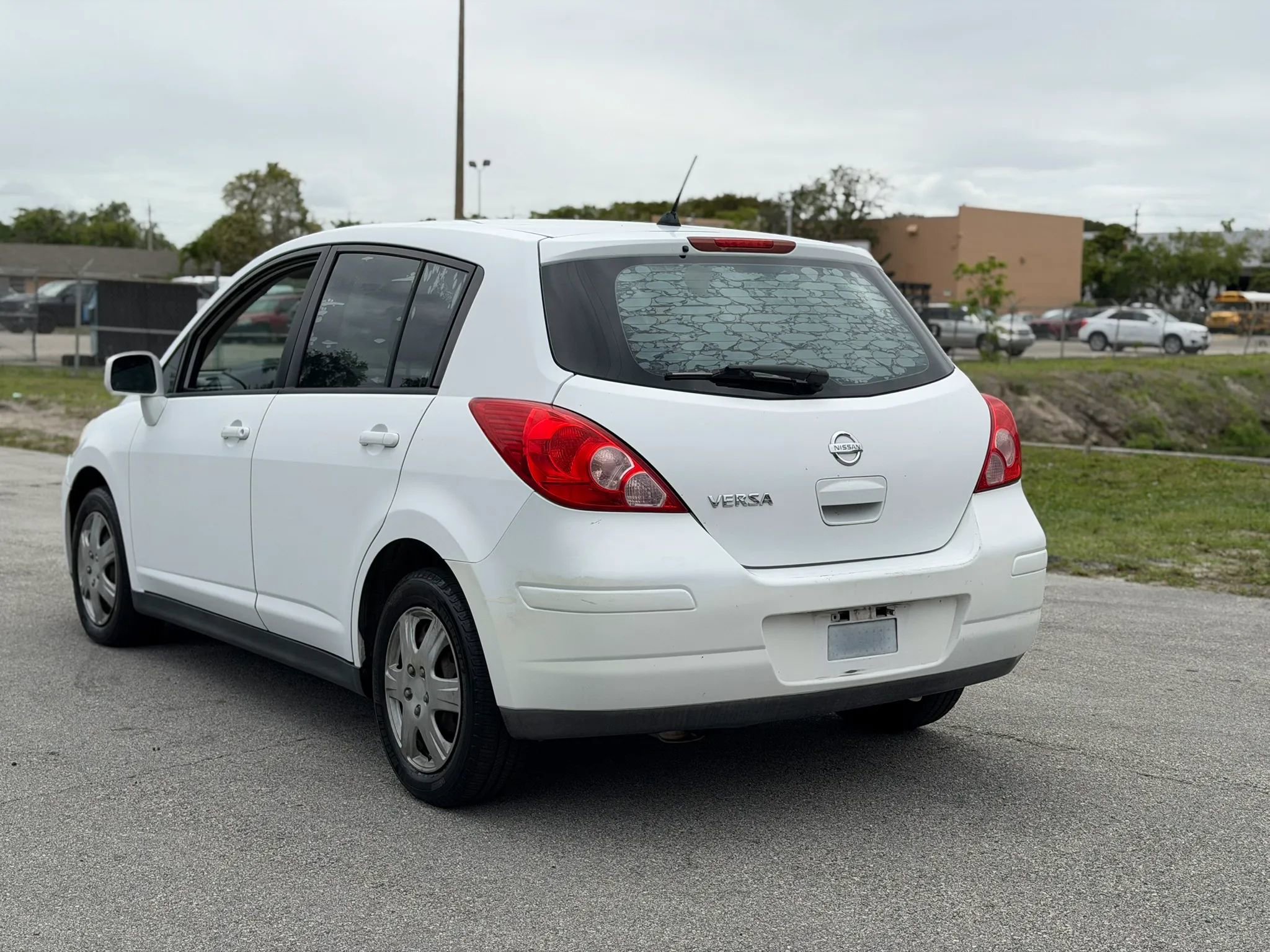 Used 2009 Nissan Versa 1.8 S image 9