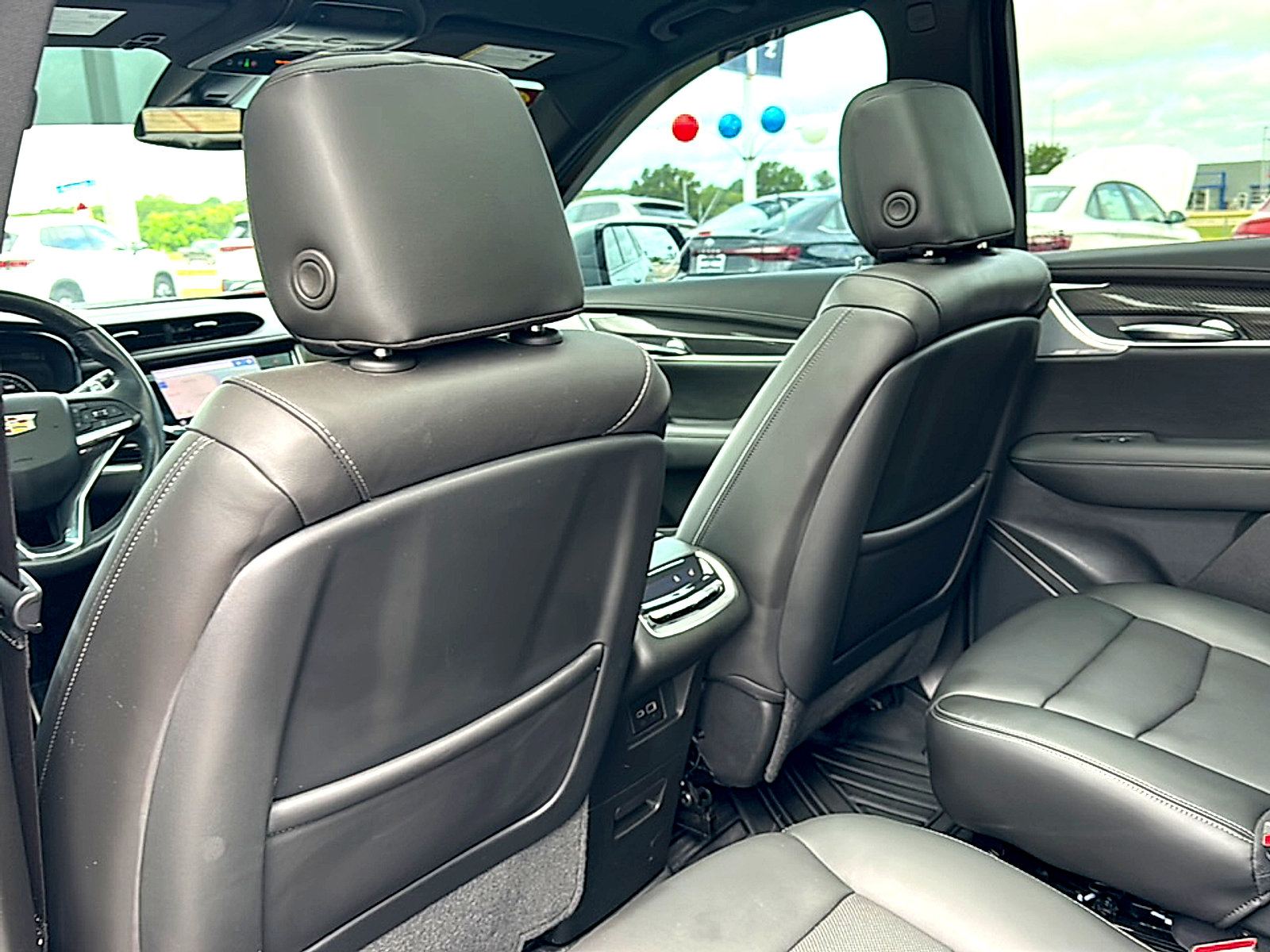Used 2024 Cadillac XT6 Sport w/ LPO, Floor Liner Package AWD/4WD image 18