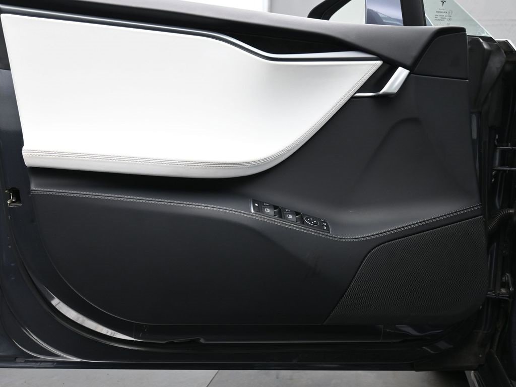 Used 2020 Tesla Model S Performance image 9