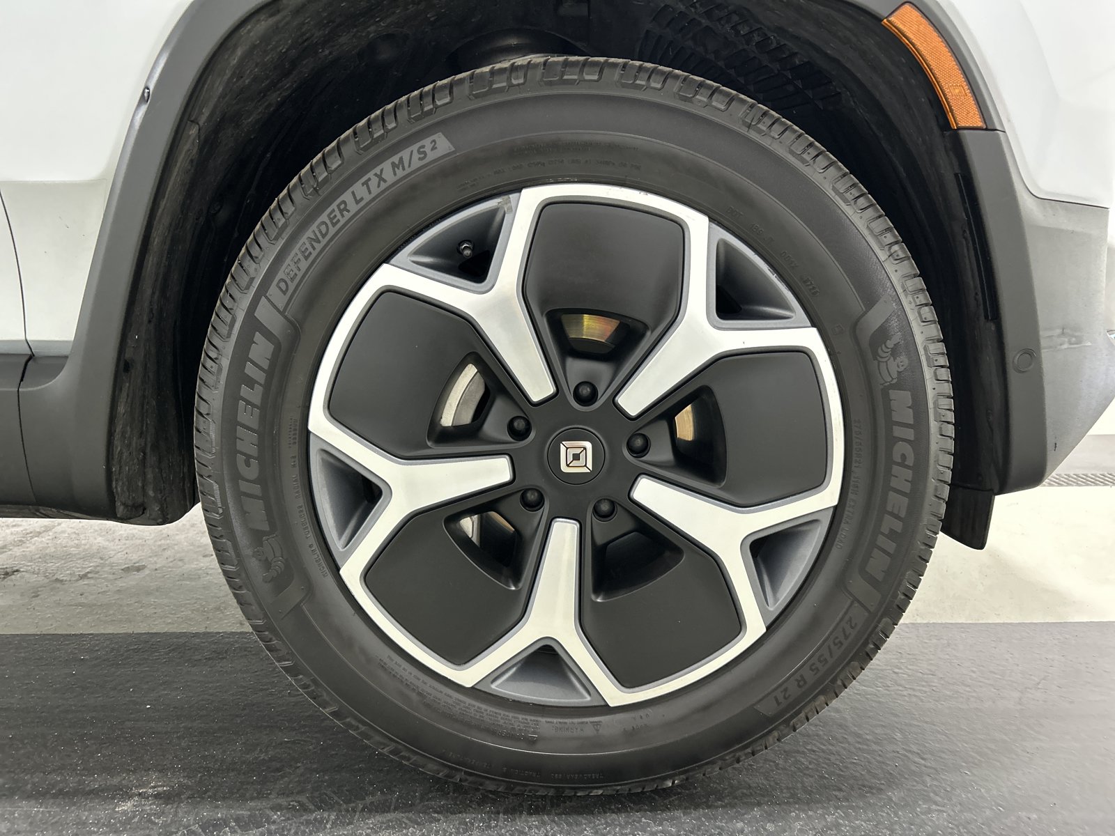 Used 2024 Rivian R1S Adventure AWD/4WD image 11