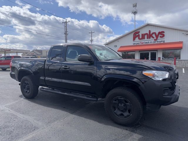 Used 2020 Toyota Tacoma SR image 1