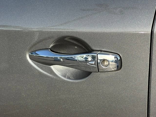 Used 2019 Nissan Pathfinder SL AWD/4WD image 10
