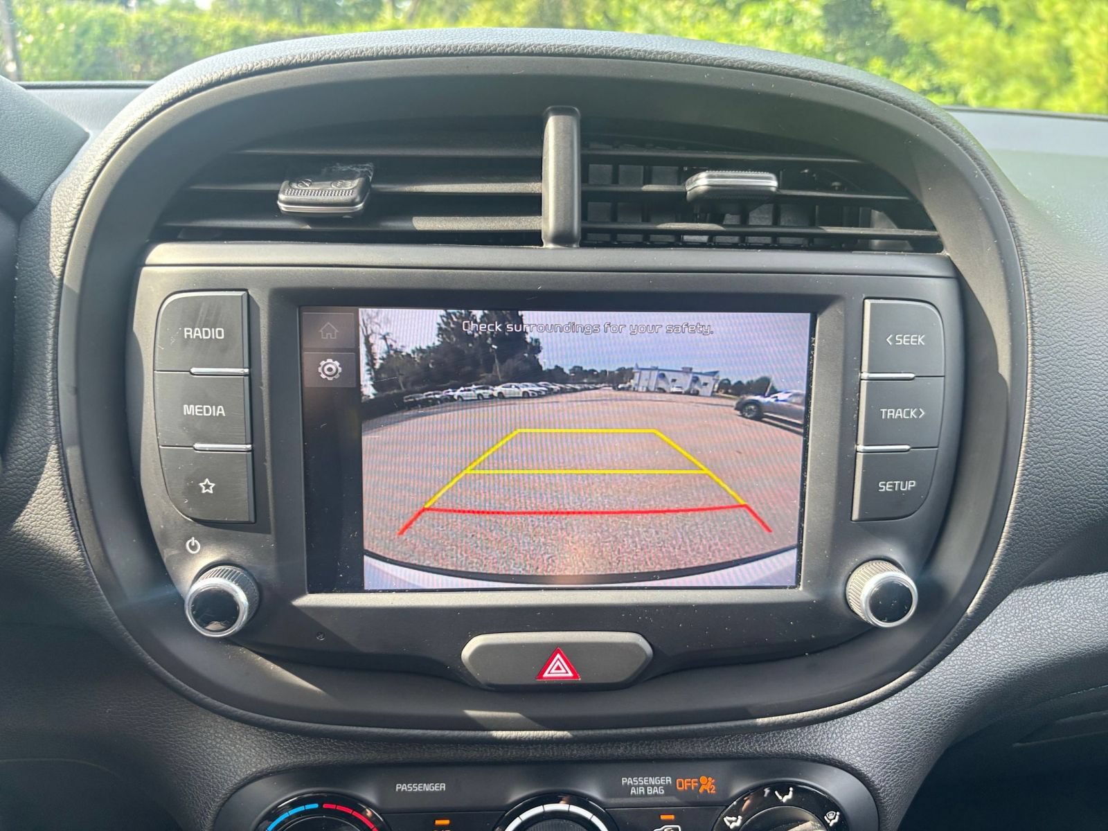 Used 2025 Kia Soul LX w/ LX Technology Package FWD image 21
