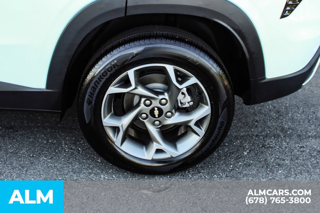 Used 2025 Chevrolet Trax LT FWD image 15