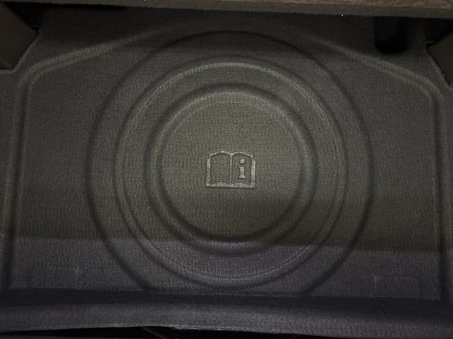 Used 2024 GMC Terrain SLT image 23