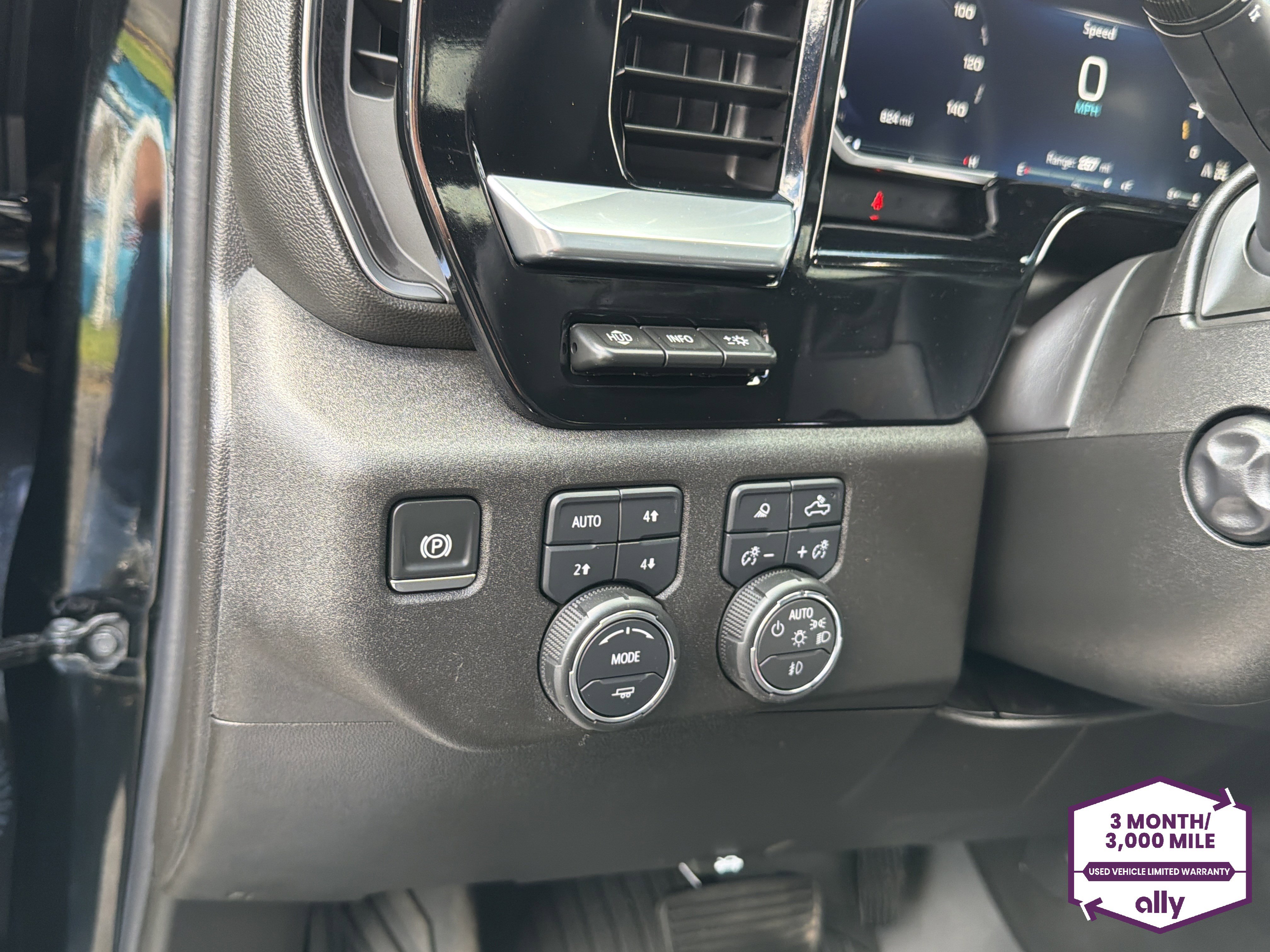 Used 2026 Chevrolet Silverado 1500 LTZ w/ LTZ Premium Package AWD/4WD image 16
