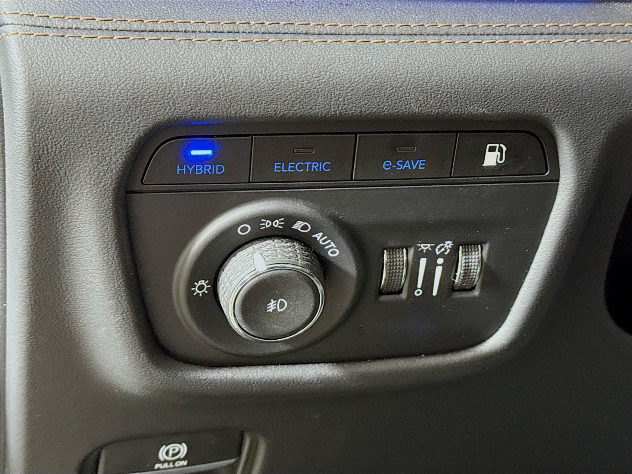 Used 2023 Jeep Grand Cherokee Summit AWD/4WD image 15