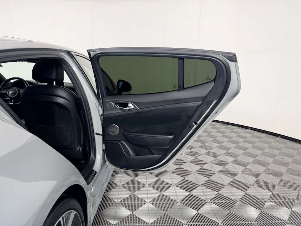 Used 2021 Kia Stinger GT2 image 27