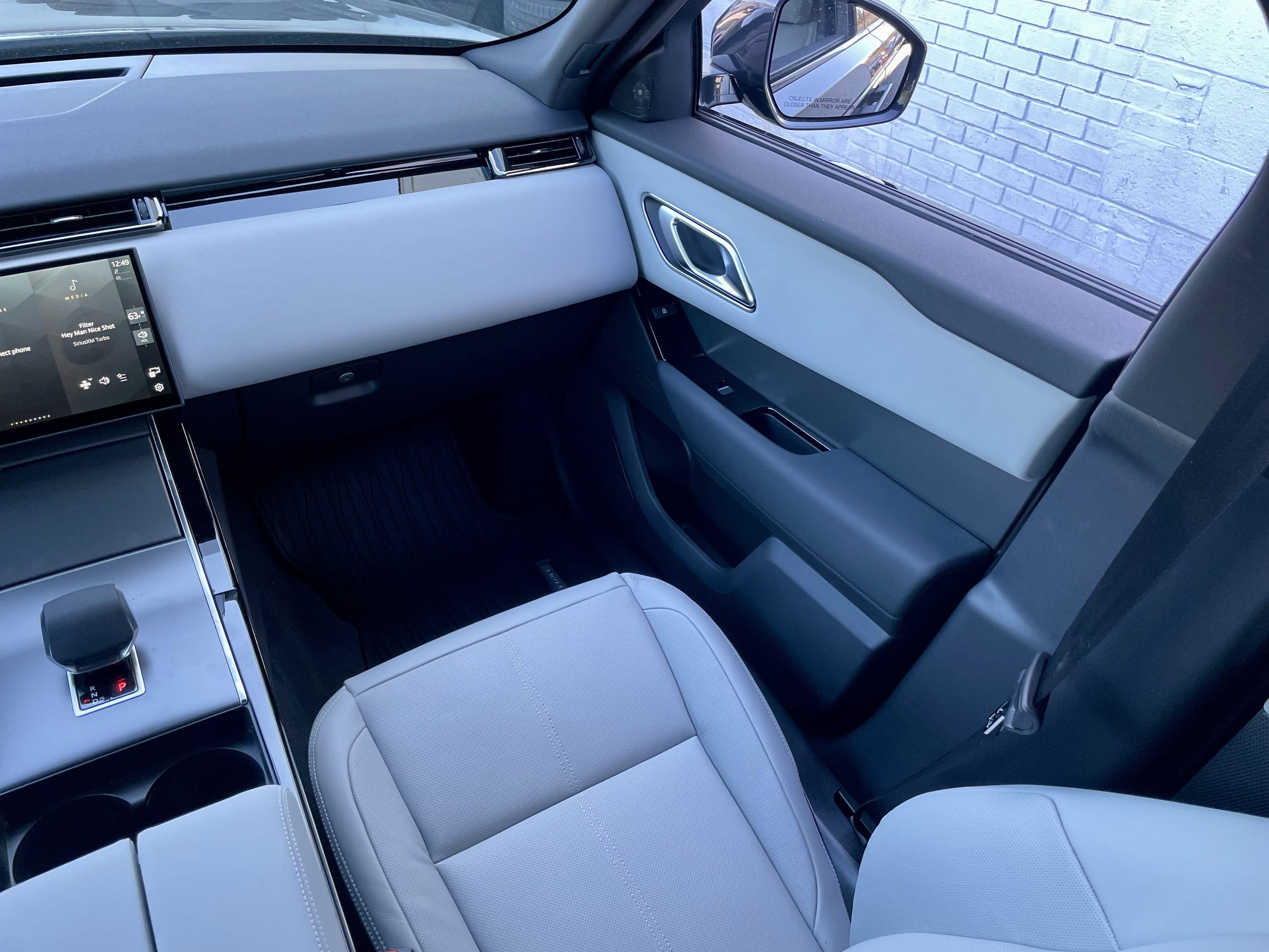 New 2026 Land Rover Range Rover Velar Dynamic SE image 18