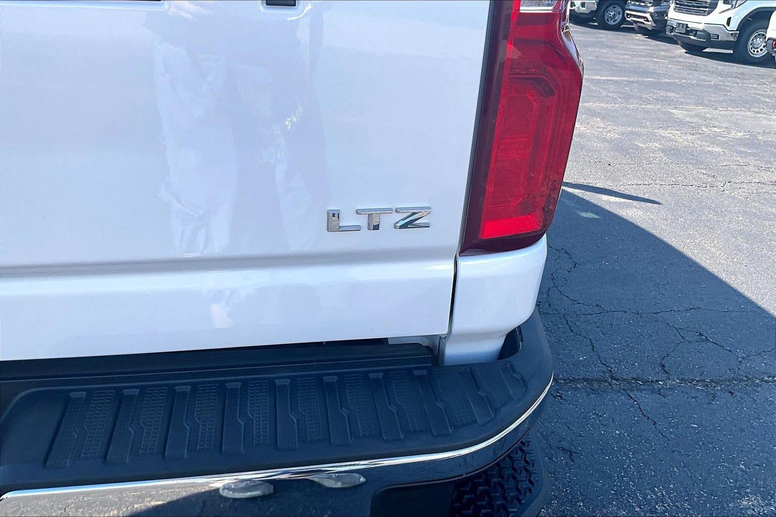 Used 2021 Chevrolet Silverado 2500 LTZ w/ LTZ Premium Package AWD/4WD image 8