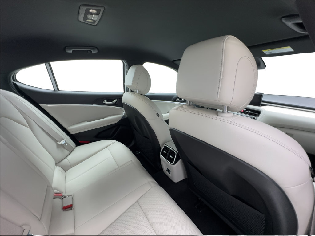 Used 2024 Genesis G70 2.5T AWD/4WD image 28