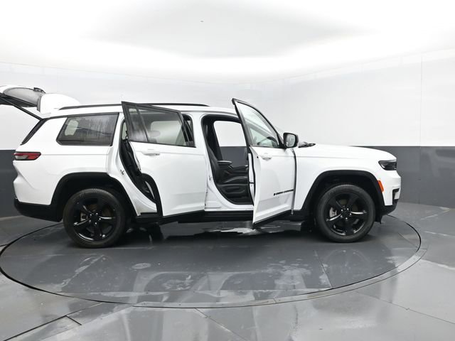 Used 2023 Jeep Grand Cherokee L Laredo image 32