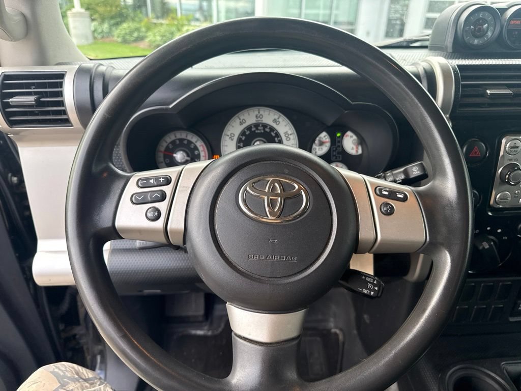 Used 2014 Toyota FJ Cruiser 4WD w/ Convenience Package image 16