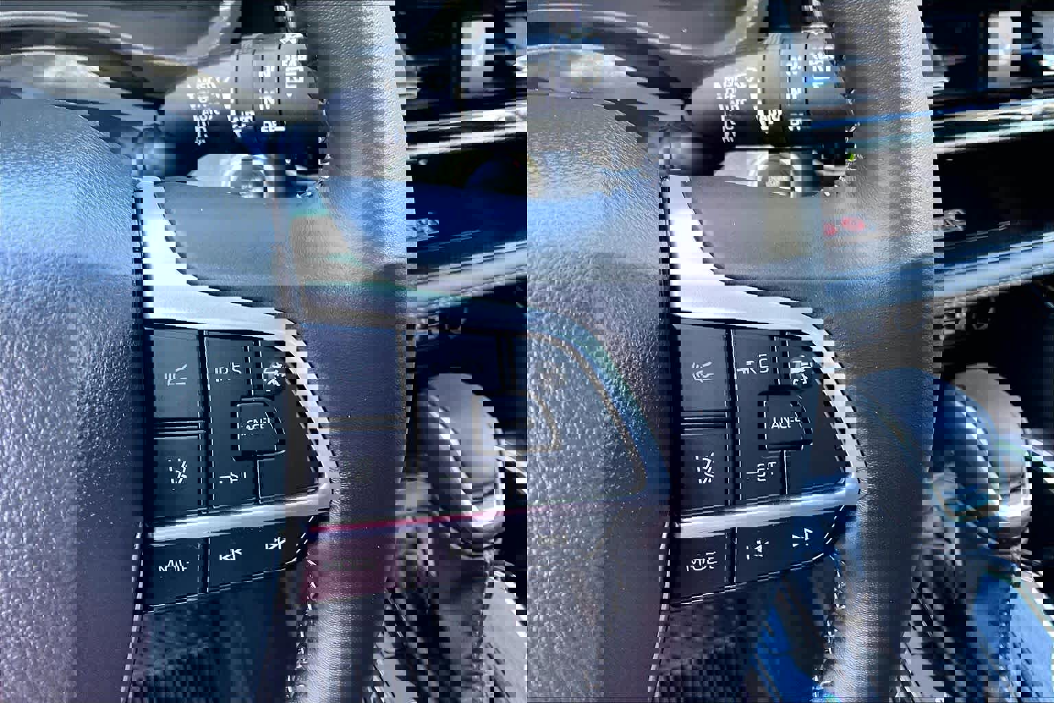 Certified 2025 Toyota Highlander Platinum image 24