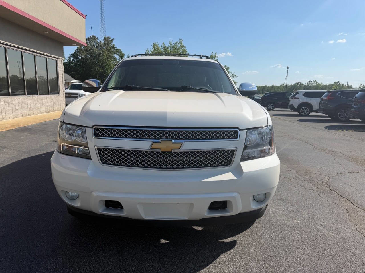 Used 2012 Chevrolet Avalanche LTZ AWD/4WD image 3