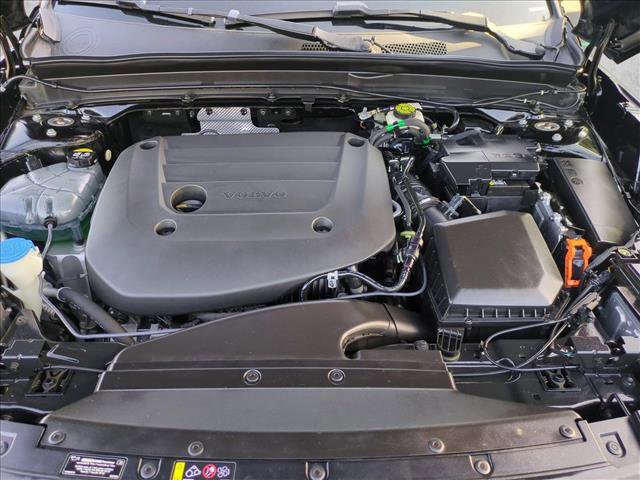 Used 2023 Volvo XC40 B5 Plus w/ Driver Assist Package image 24