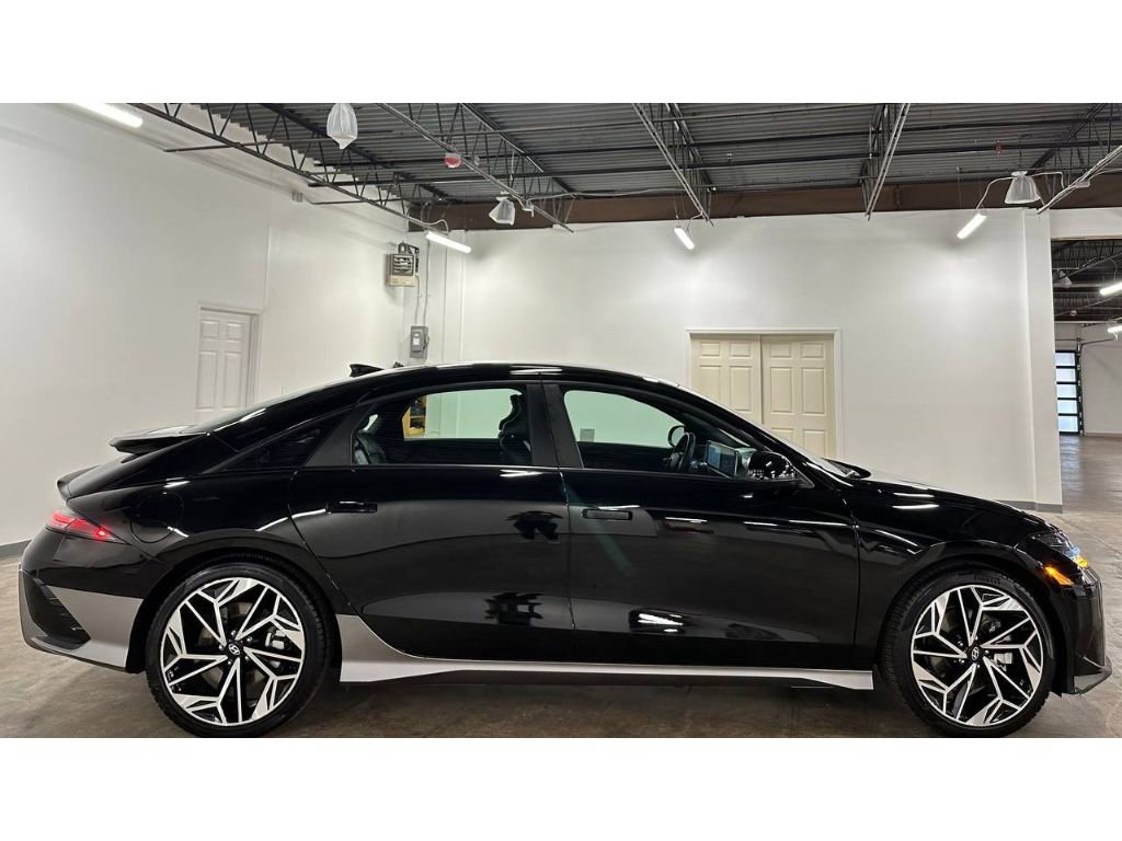 Used 2025 Hyundai Ioniq 6 SEL image 9