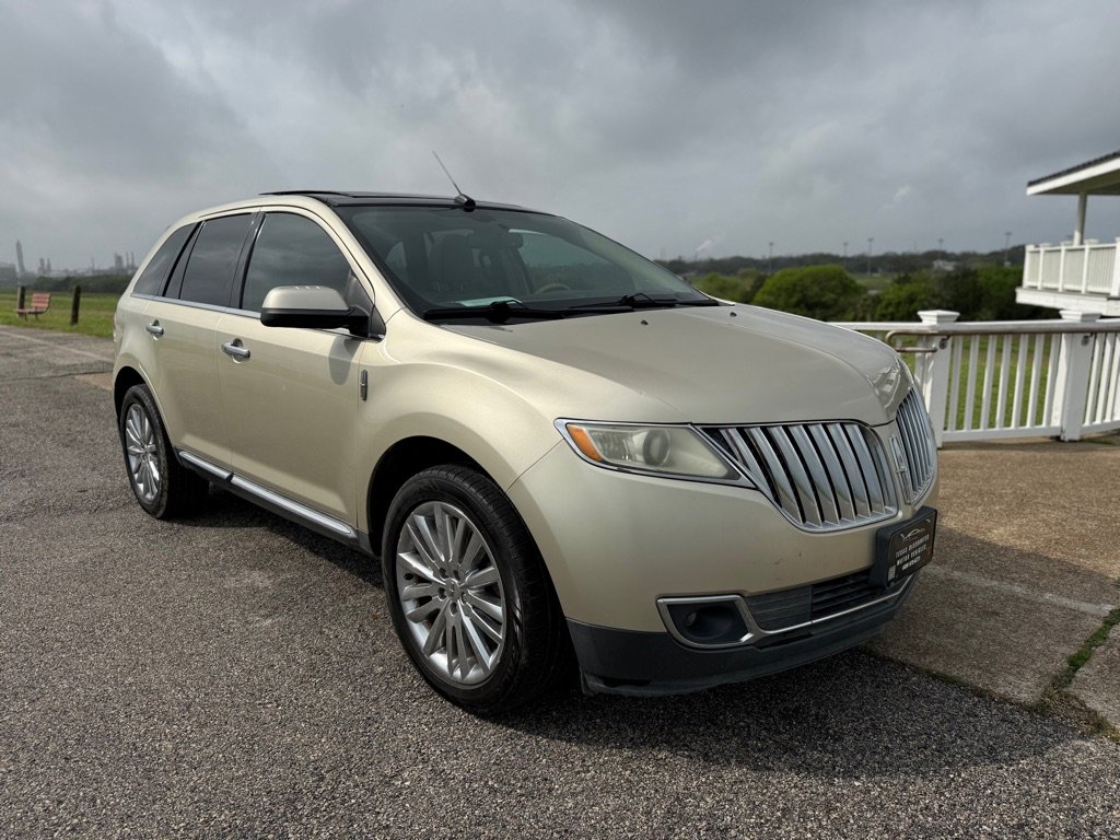 Used 2011 Lincoln MKX 2WD w/ 102A Rapid Spec Order Code image 3