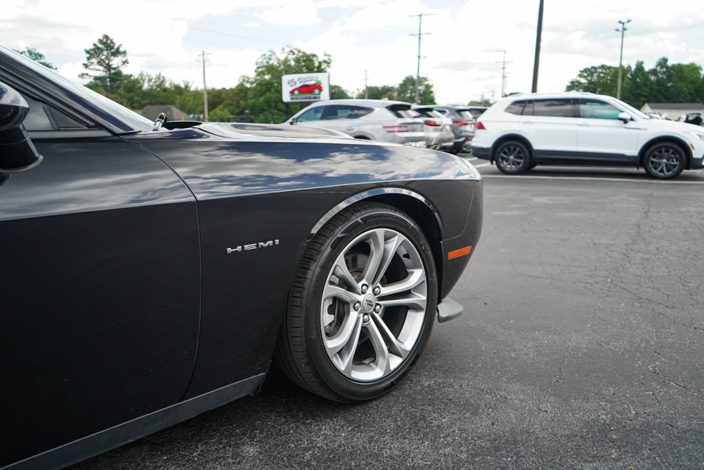 Used 2022 Dodge Challenger R/T RWD image 16