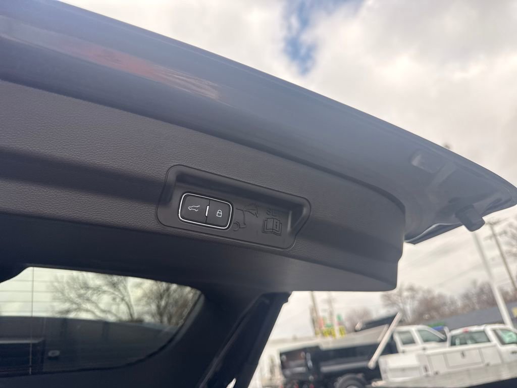 Used 2024 Ford Explorer XLT w/ Equipment Group 202A image 14