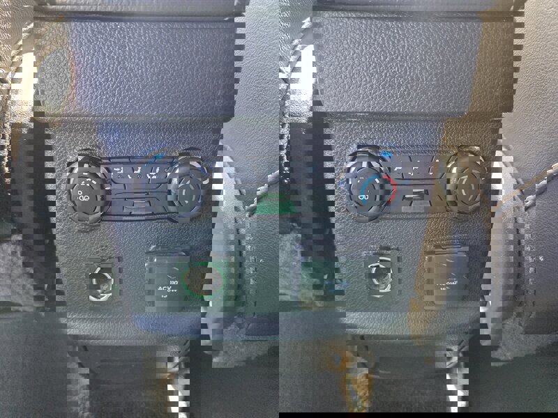 Used 2015 Ford Explorer Sport image 13