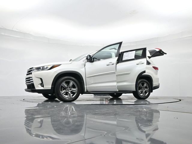 Used 2017 Toyota Highlander Limited Platinum image 56