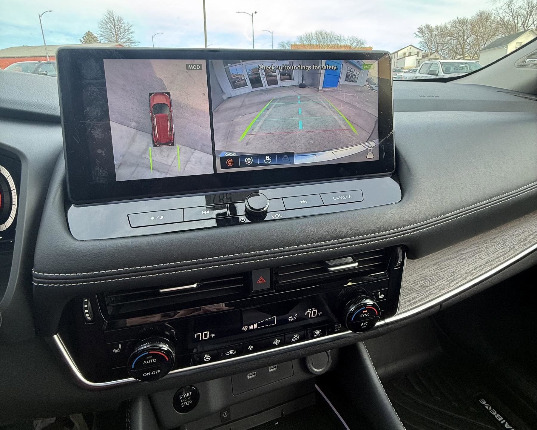 Used 2024 Nissan Rogue Platinum image 5