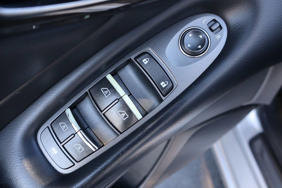 Used 2018 INFINITI Q50 Luxe w/ Essential Package (3.0T Luxe) image 27