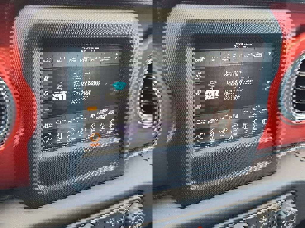 Used 2020 Jeep Gladiator Rubicon w/ Cold Weather Group image 24