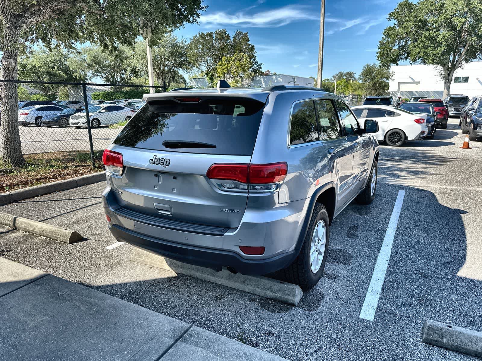 Used 2018 Jeep Grand Cherokee Laredo AWD/4WD image 8