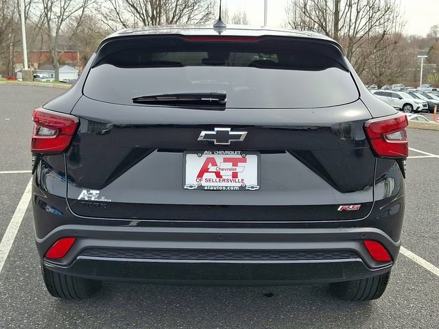 Certified 2025 Chevrolet Trax RS w/ Driver Confidence Package image 5