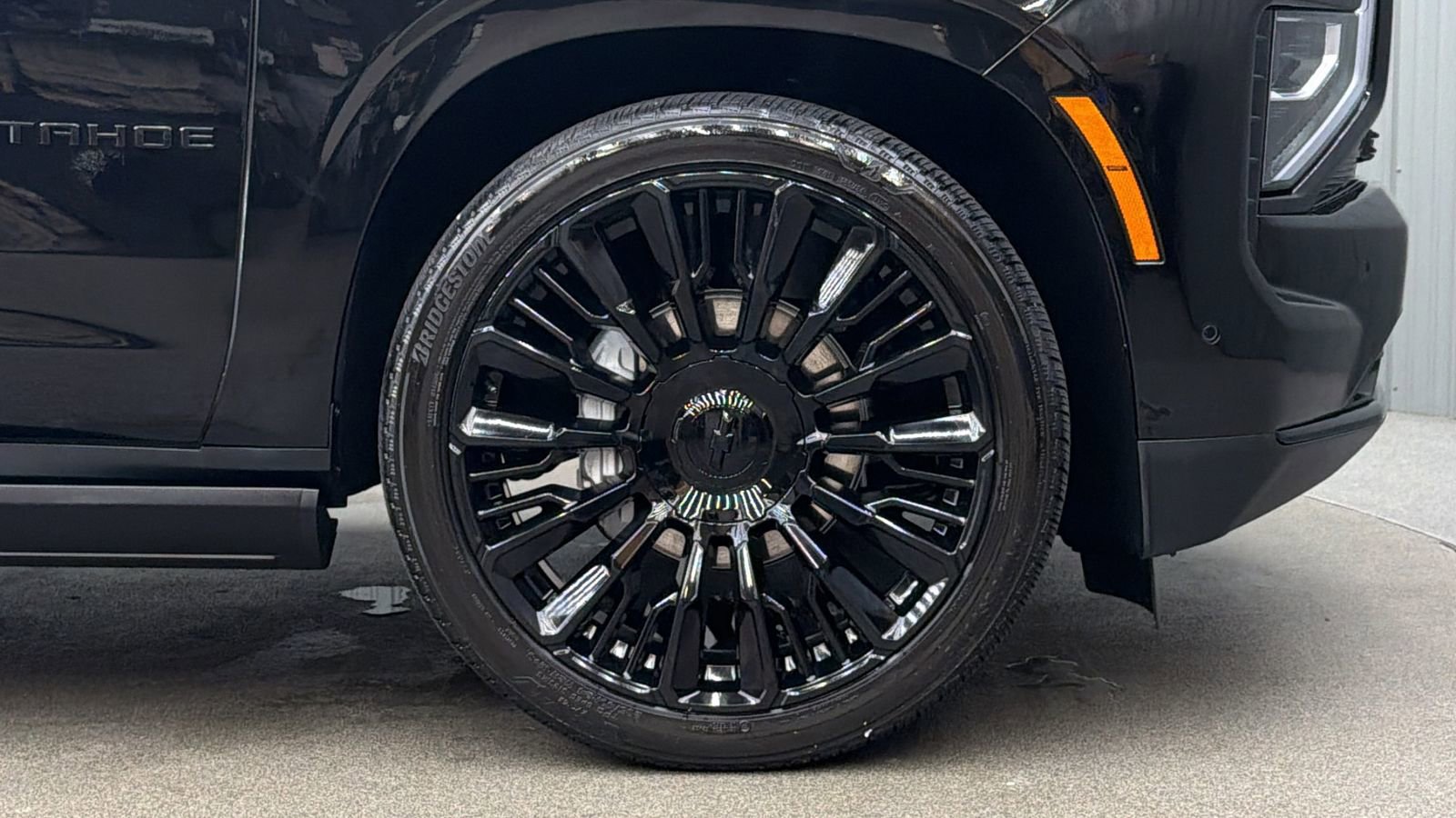 Used 2025 Chevrolet Tahoe High Country AWD/4WD image 9