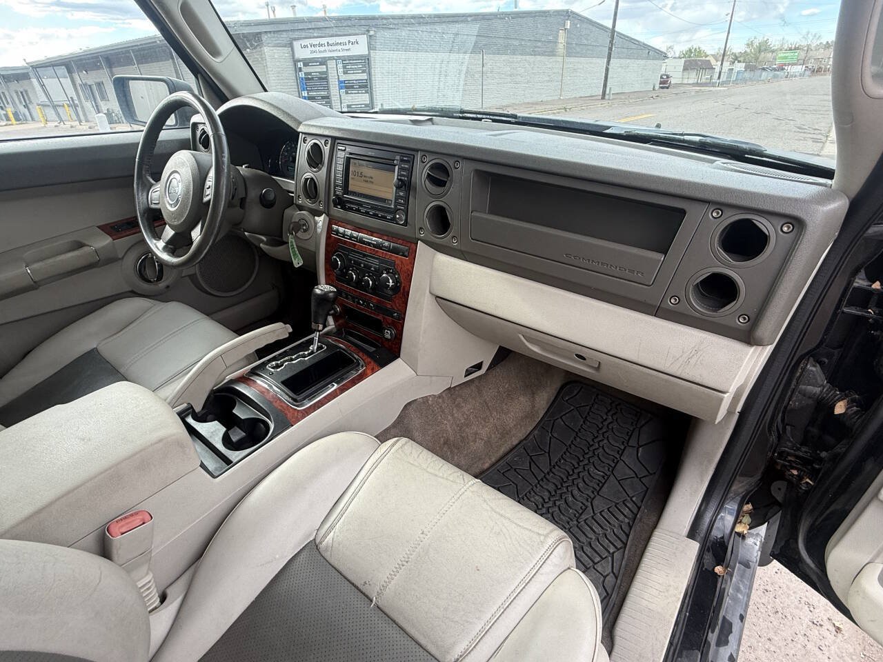 Used 2006 Jeep Commander Limited w/ Trailer Tow Group IV RWD image 26