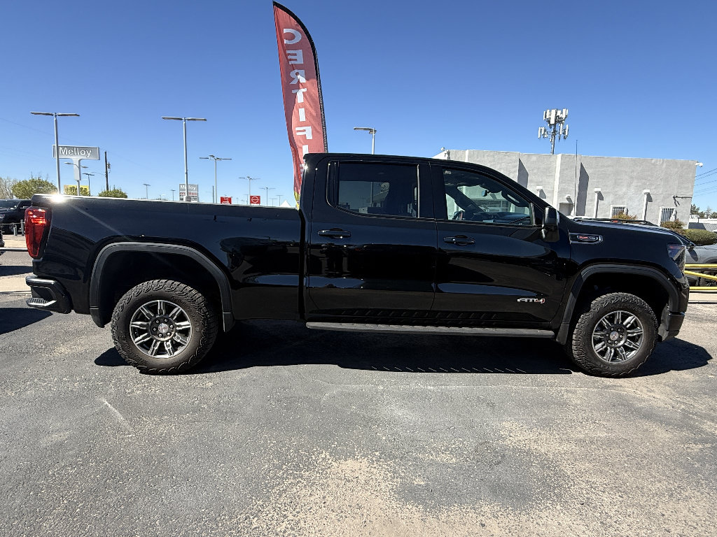 Used 2024 GMC Sierra 1500 Denali w/ Technology Package AWD/4WD image 4