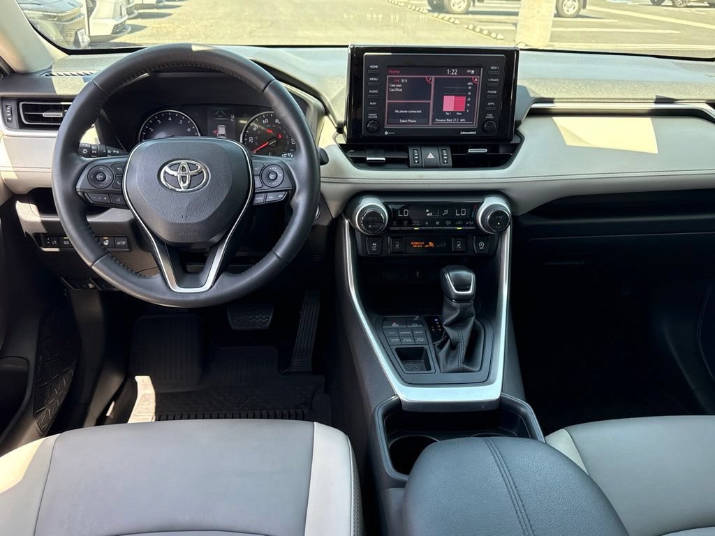 Certified 2020 Toyota RAV4 XLE Premium AWD/4WD image 32