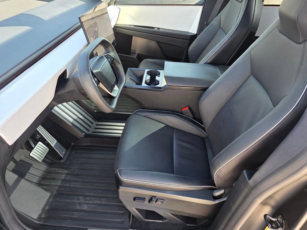Used 2024 Tesla Cybertruck AWD Crew Cab image 9