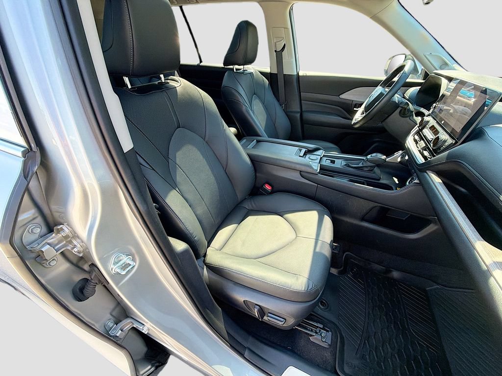Used 2024 Toyota Grand Highlander AWD Hybrid image 33