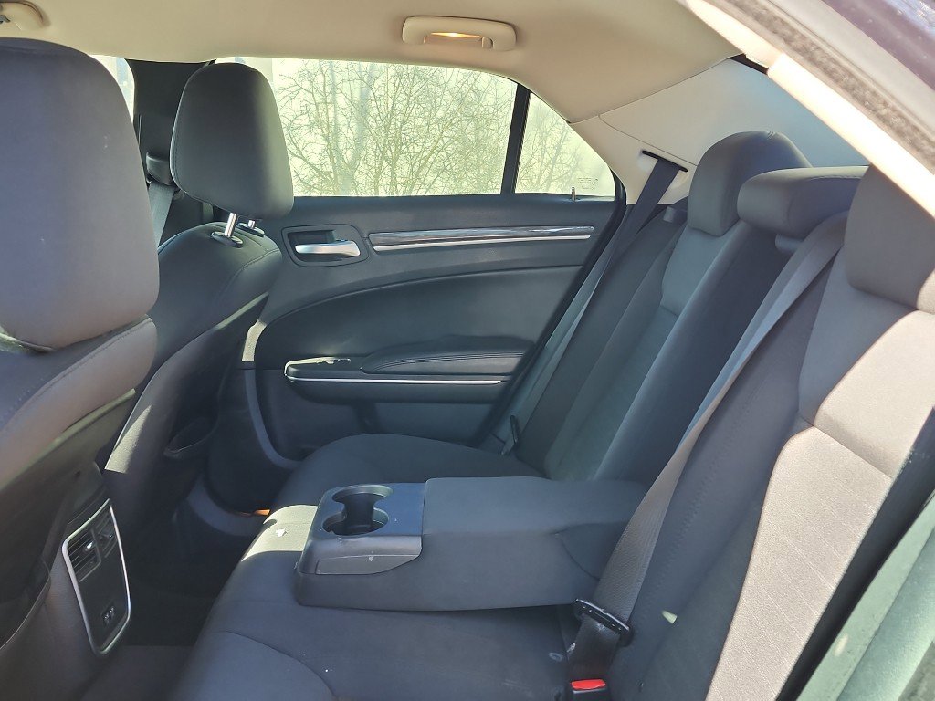 Used 2018 Chrysler 300 Touring w/ Sport Appearance Package image 11