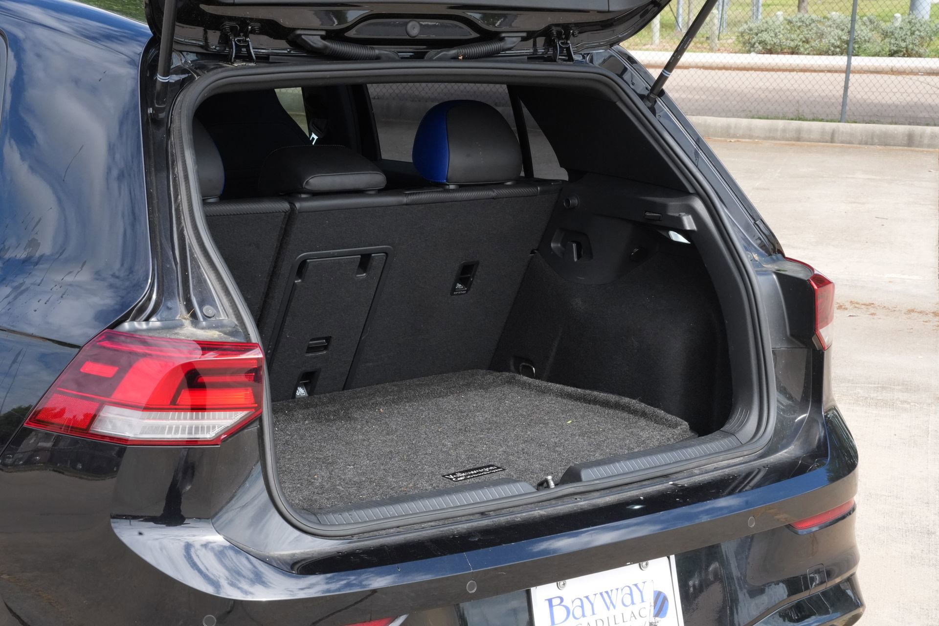 Used 2022 Volkswagen Golf R image 22