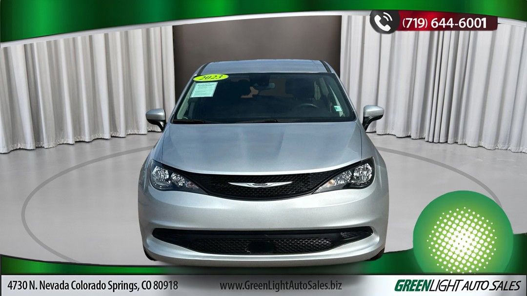 Used 2023 Chrysler Voyager LX image 8