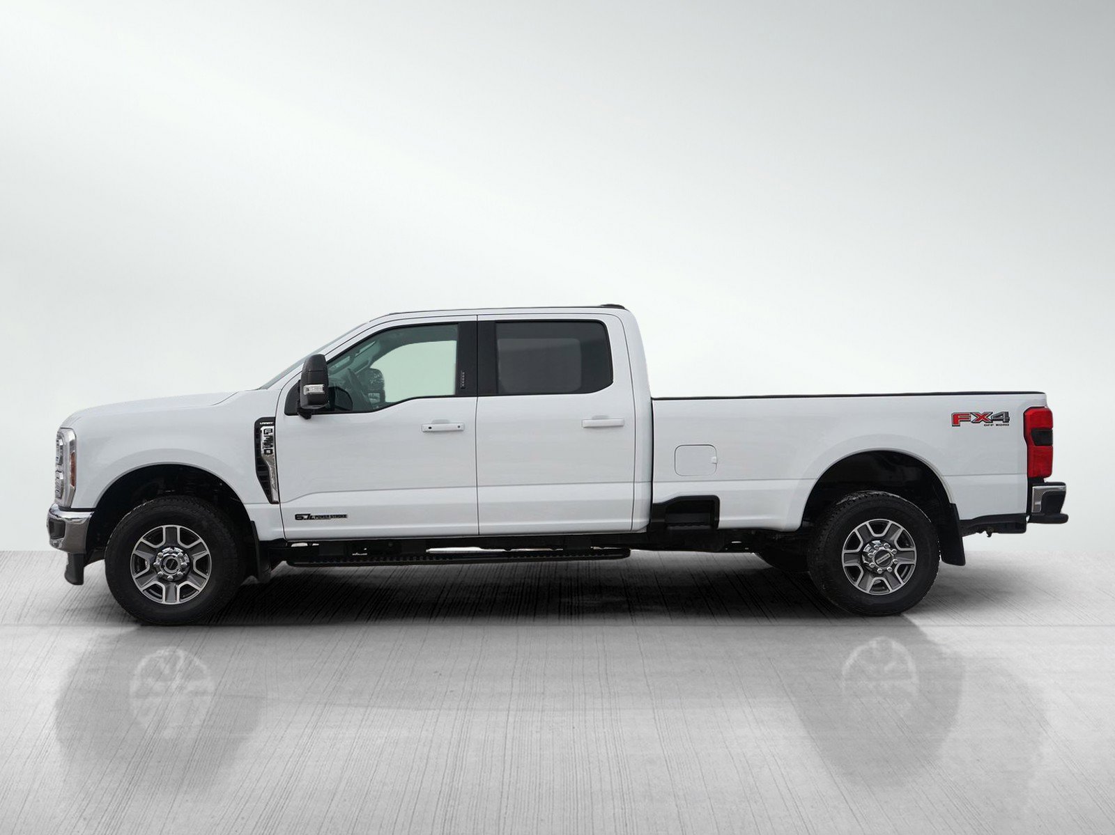 Used 2024 Ford F350 Lariat image 2
