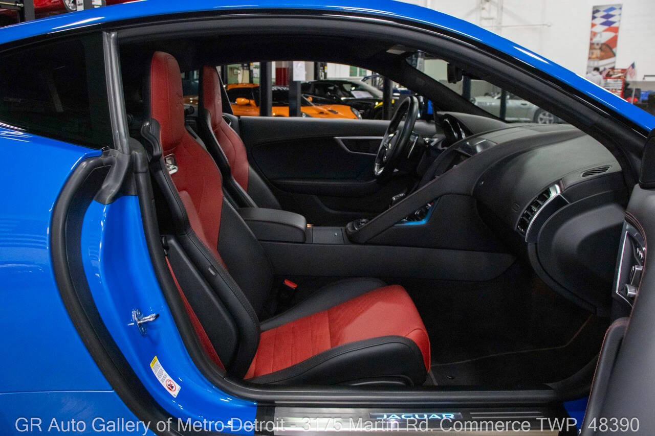 Used 2020 Jaguar F-TYPE R image 39