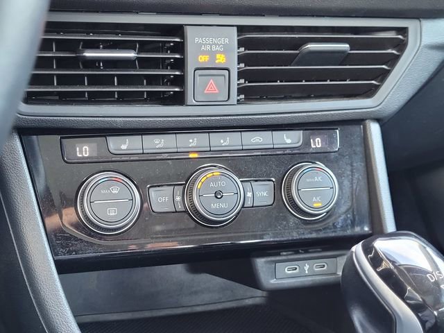 Used 2024 Volkswagen Jetta SE FWD image 11