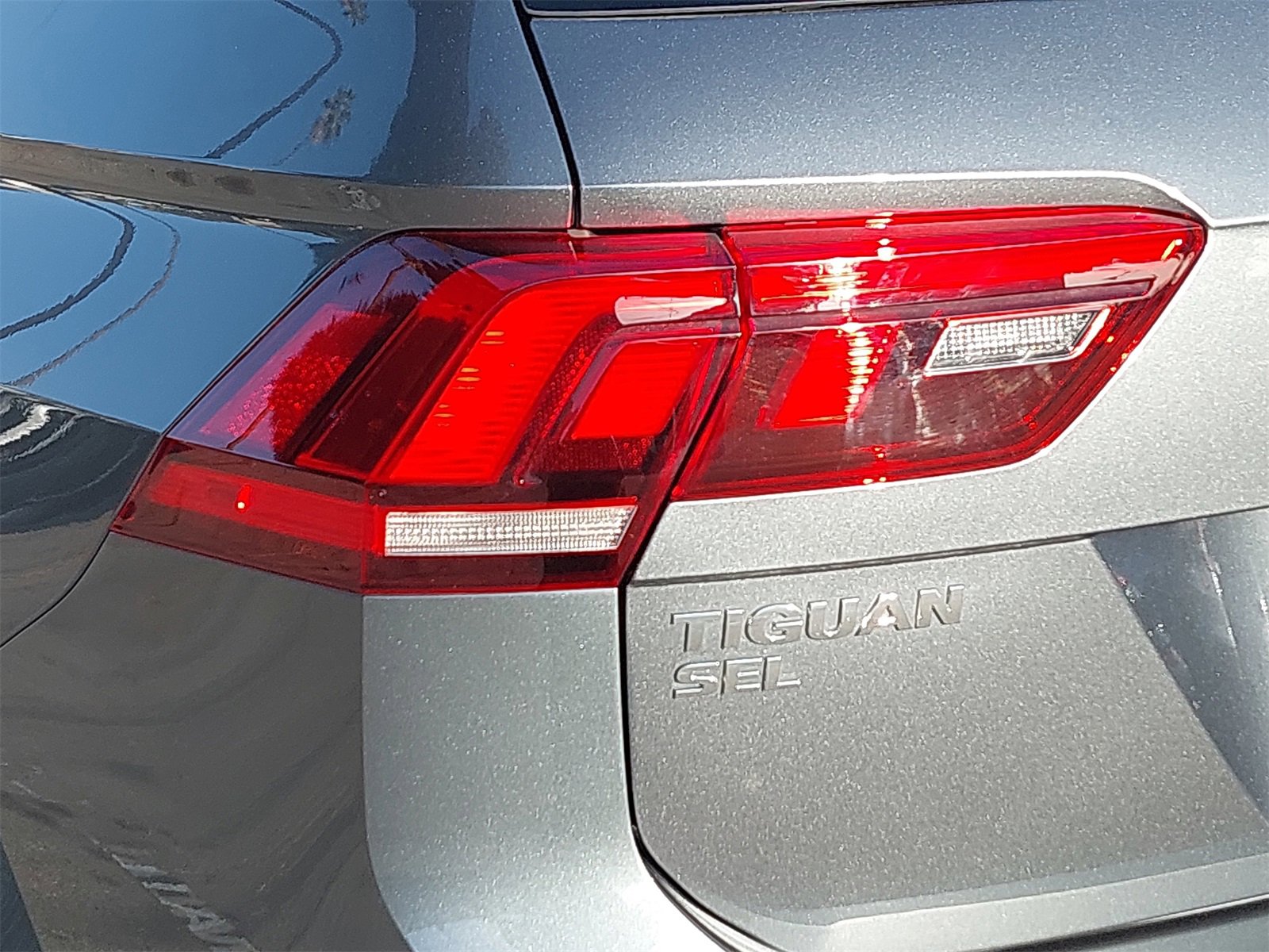 Used 2021 Volkswagen Tiguan SEL image 36