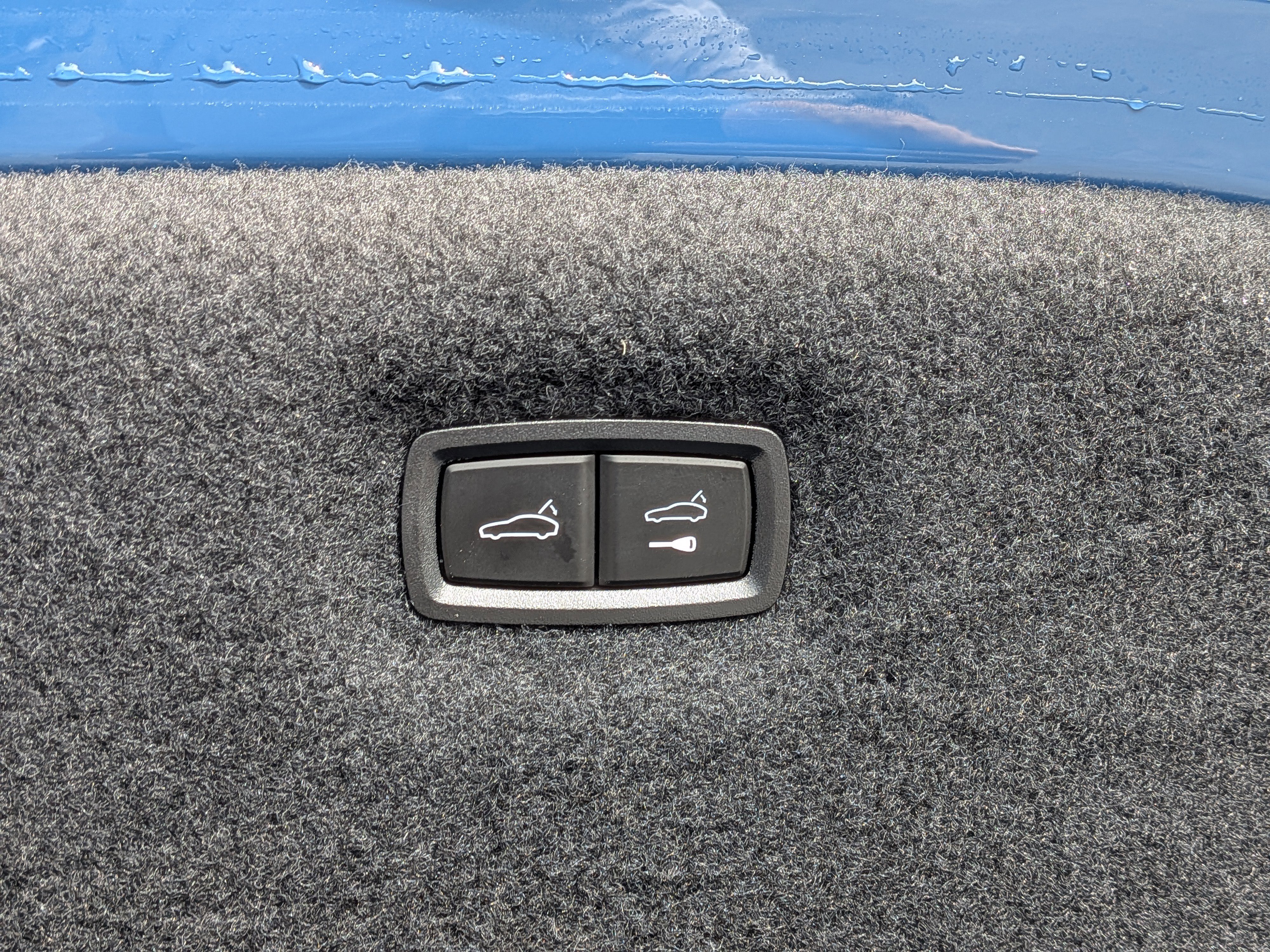 Used 2023 Porsche Taycan image 14